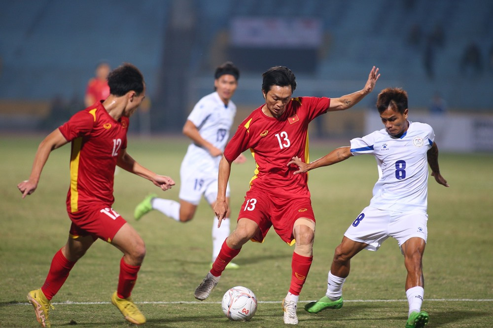 hlv-philippines-tuyen-bo-se-su-dung-loi-choi-bat-ngo-de-dau-viet-nam