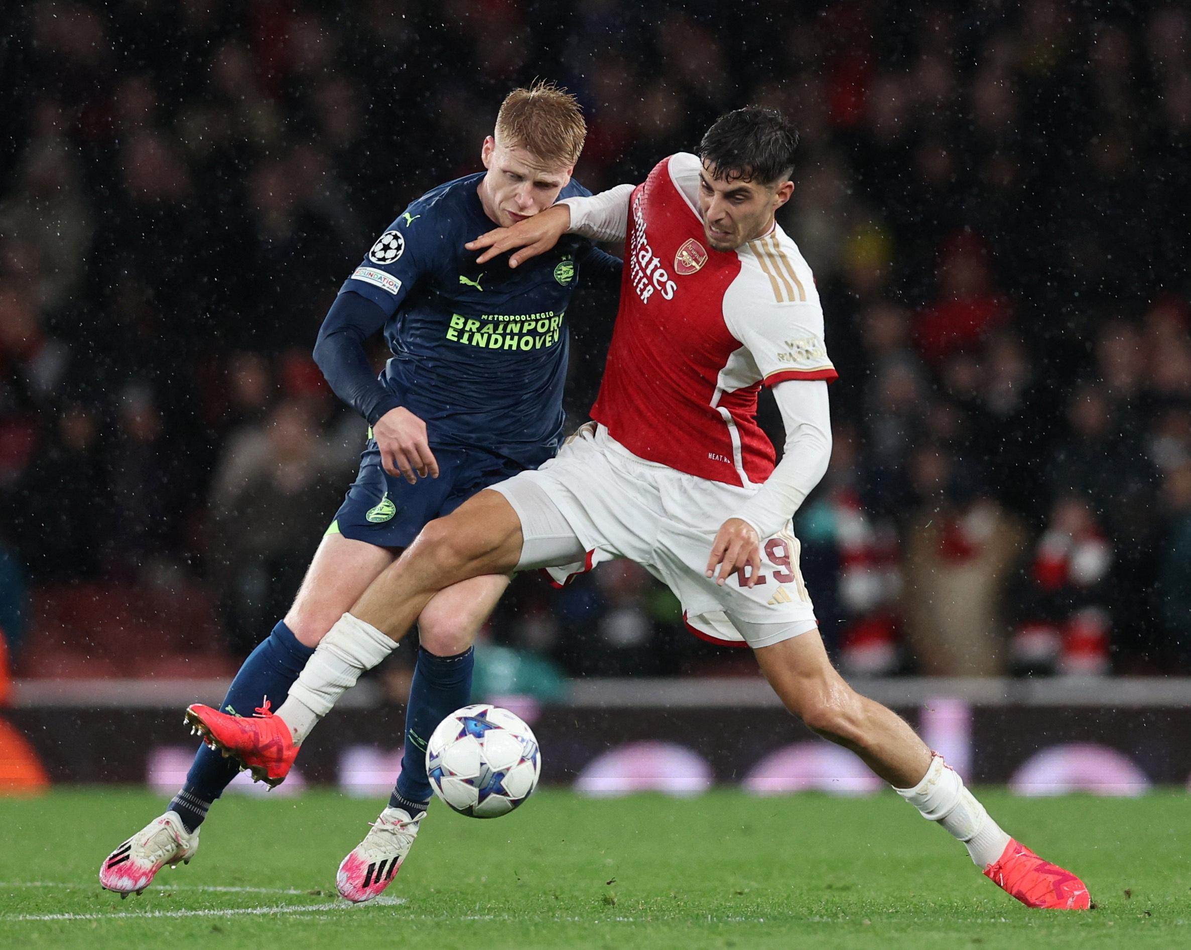 psv-eindhoven-vs-arsenal-0045-13-12-125714.jpg