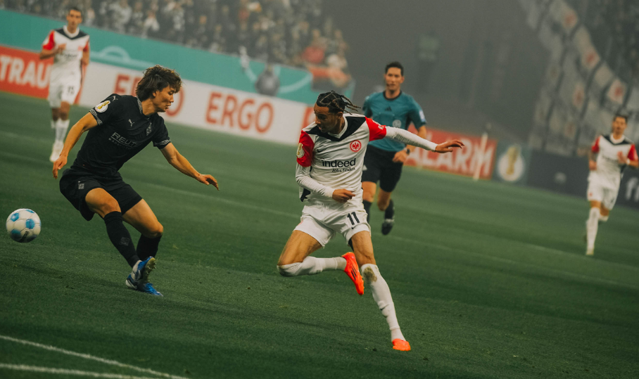 Eintracht Frankfurt vs B. Monchengladbach (00:00 – 31/10) | Xem lại trận đấu