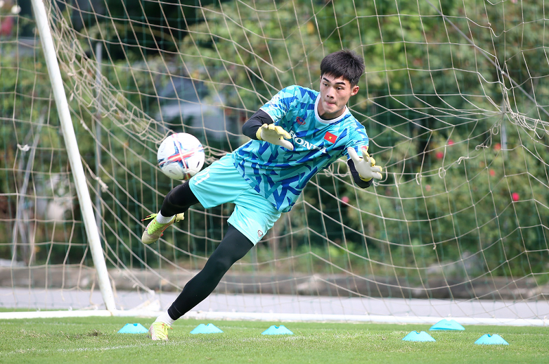 ai-se-tran-giu-khung-go-u23-viet